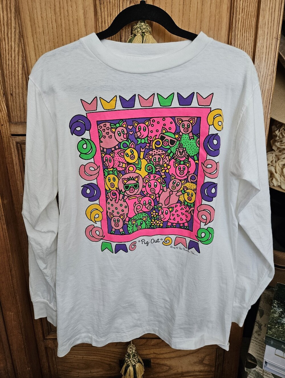 Vintage Alore "Pig Out" 1990 M. Paw Prints Too [Large] 100% Pre-shrunk Cotton